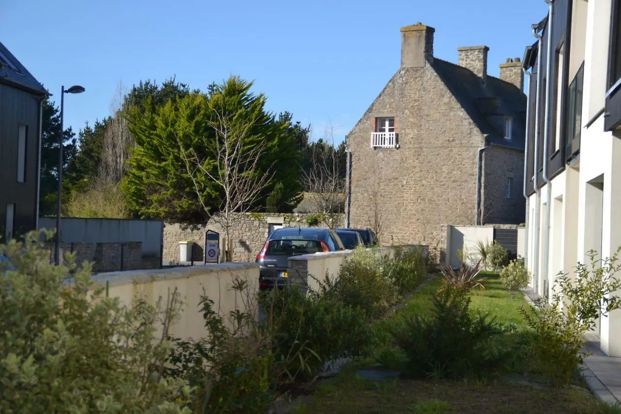 Apartment Appartement St Malo Rotheneuf Saint-Malo France