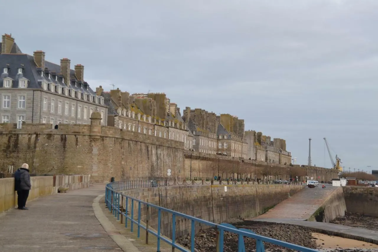 Apartment Appartement St Malo Rotheneuf Saint-Malo